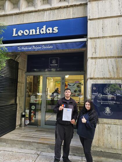 Operator Compania DDD și un reprezentant al locației Leonidas, cu procesul-verbal semnat la finalul lucrării